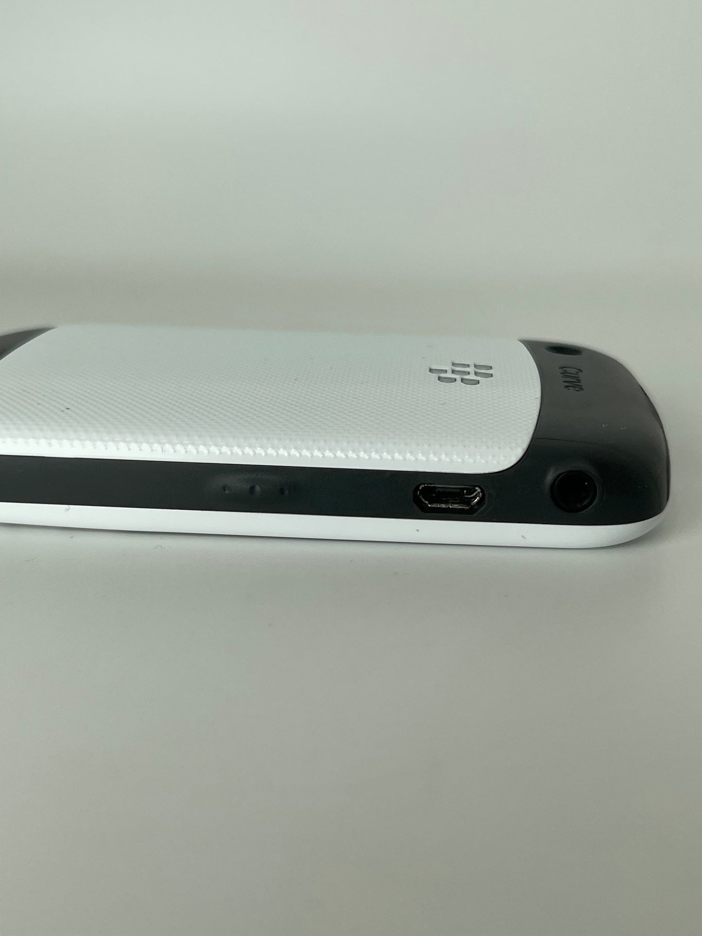 White BlackBerry Curve 9360 – Working