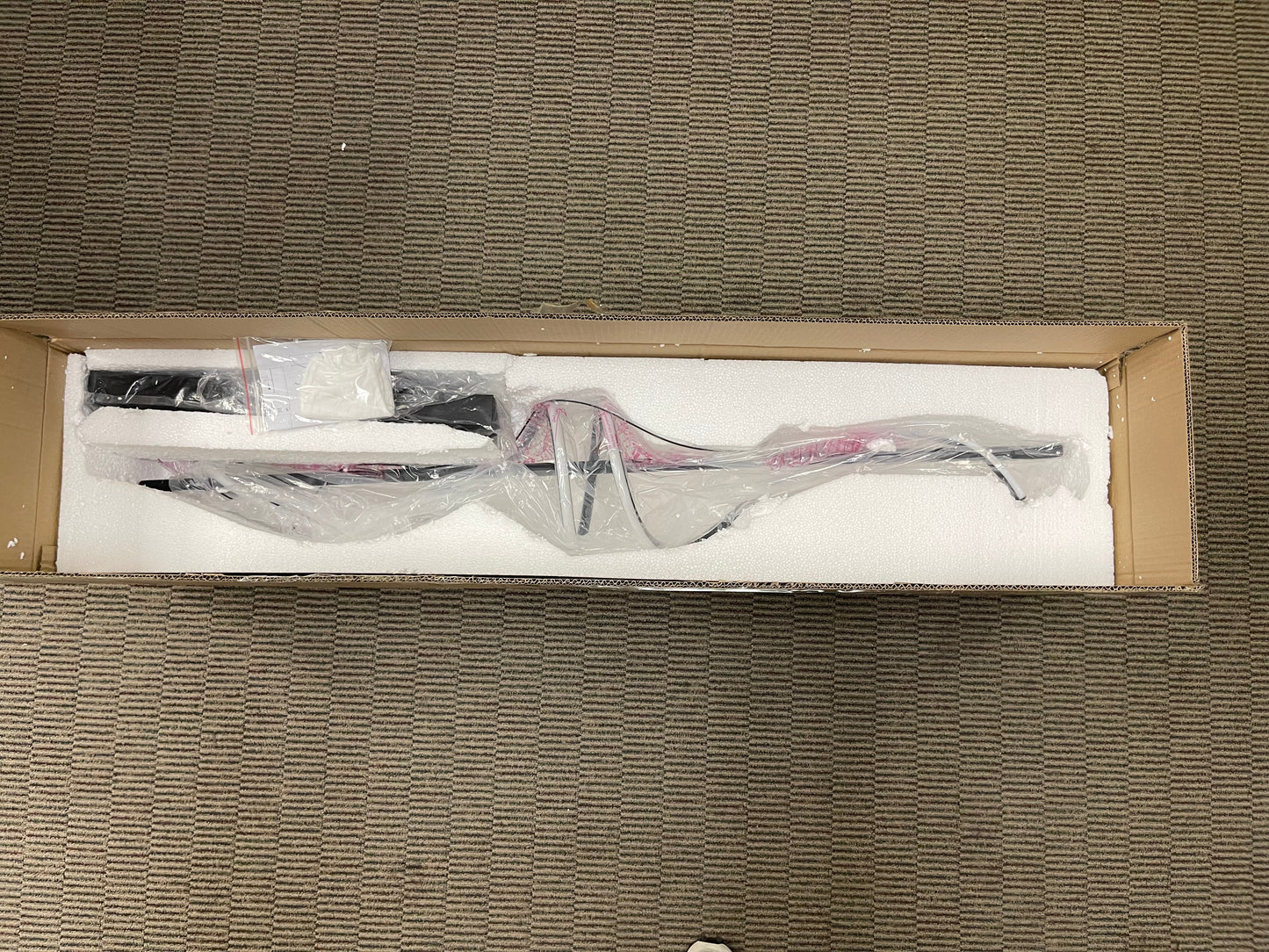 Modern LED Chandelier Pendant Light – 39.4” Black with Remote Control
Sleek and functional, this anti-glare modern chandelier features a slim 39.4” design perfect for dining rooms, kitchen islands, and bars. Includes remote control for easy adjustment of brightness and color temperature (warm to cool). Energy-efficient LED lighting delivers a stylish, customizable ambiance.