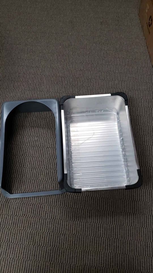 Stainless Steel Cat Litter with Enclosure