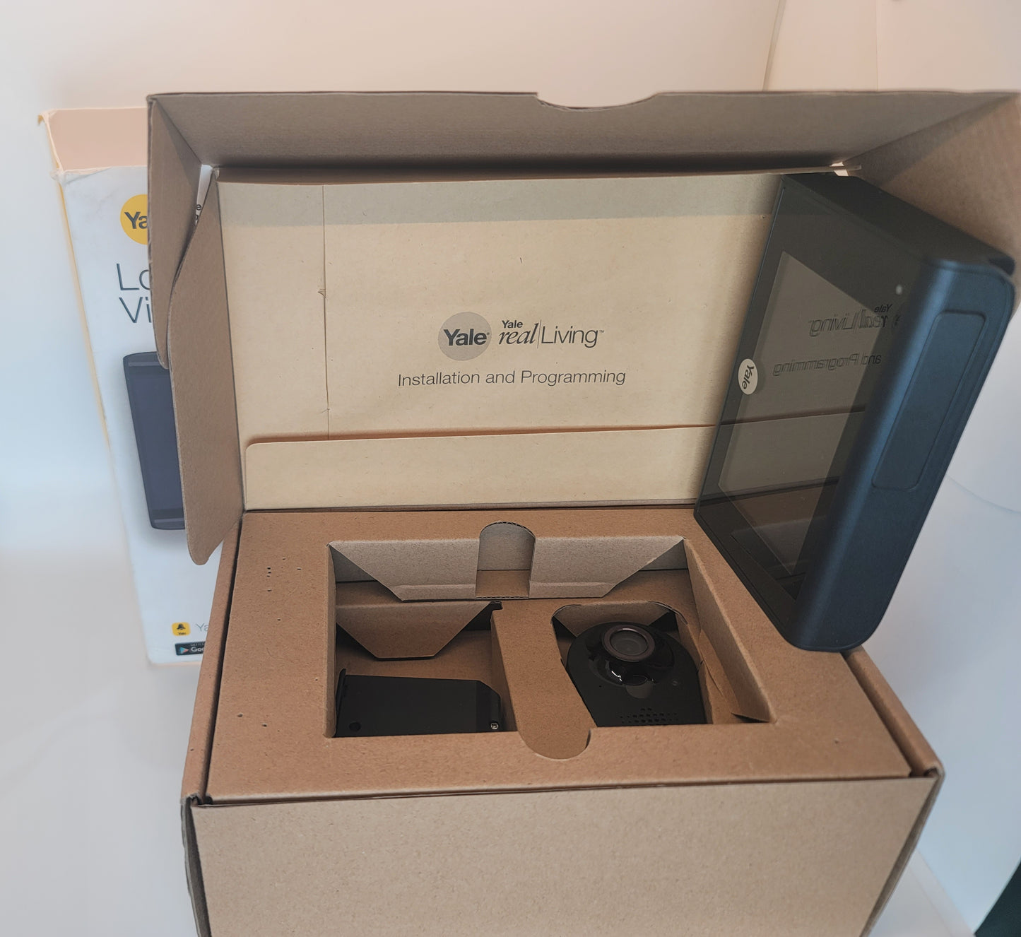 Yale Real Living Look Door Viewer with Wi-Fi