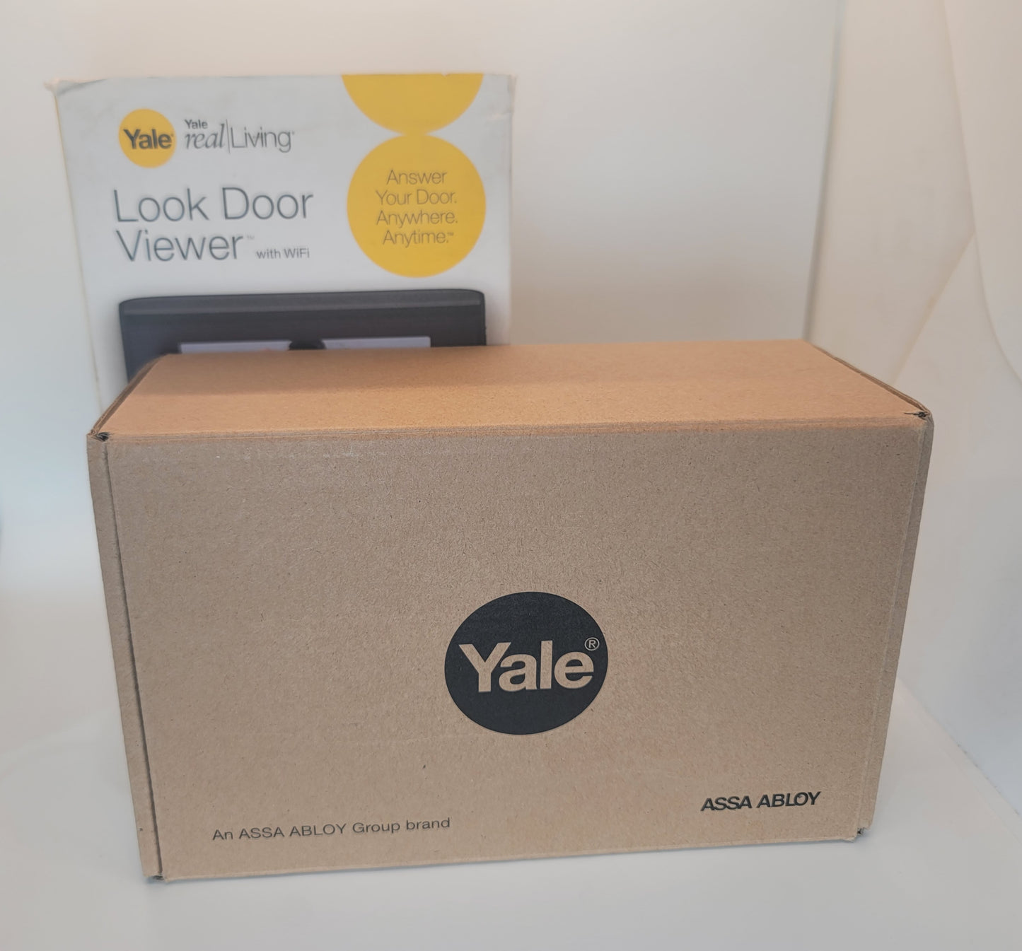 Yale Real Living Look Door Viewer with Wi-Fi