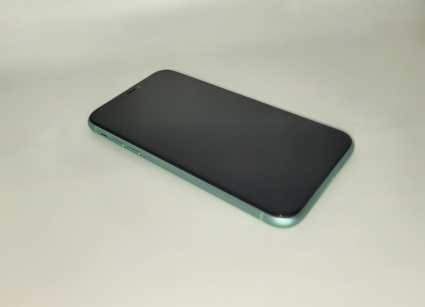 iPhone 11 – 64GB (Green)