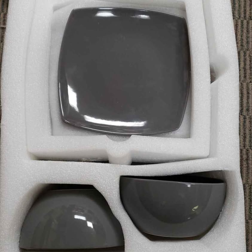 Gibson Soho Lounge Square Reactive Glaze Stoneware Dinnerware Set 