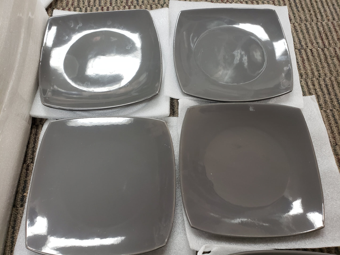 Gibson Soho Lounge Square Reactive Glaze Stoneware Dinnerware Set 