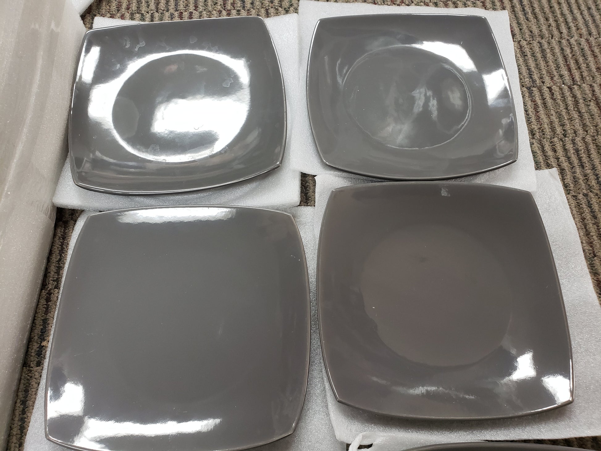 Gibson Soho Lounge Square Reactive Glaze Stoneware Dinnerware Set 