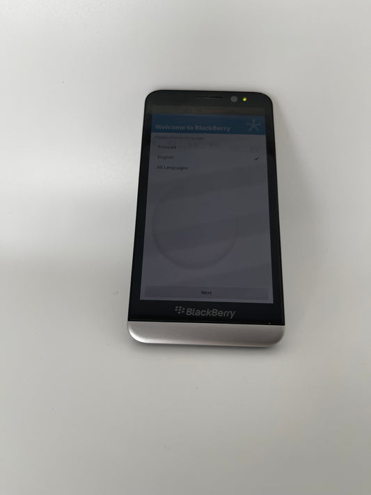 BlackBerry Z30 – 5" Touchscreen – Working