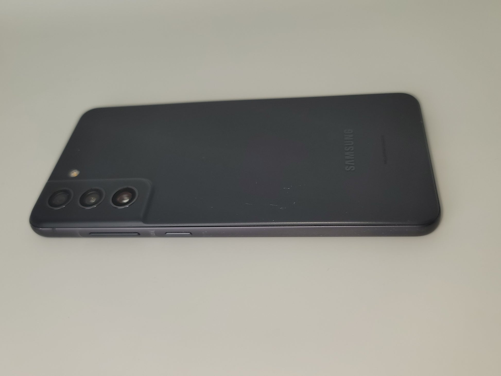 Samsung Galaxy S21 FE 5G – 128GB (Graphite)